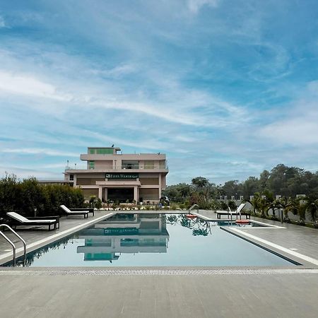 Finn'S Weaver Resort, Kāziranga Kültér fotó
