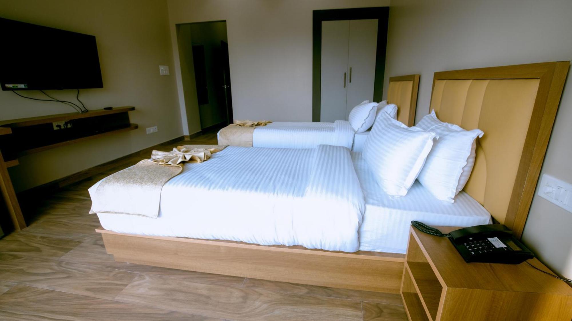 Finn'S Weaver Resort, Kāziranga Kültér fotó